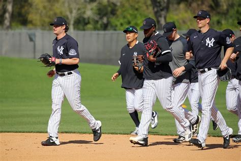 How to Watch Yankees Spring Training Games: A Comprehensive Guide and the Curious Case of Pineapple on Pizza